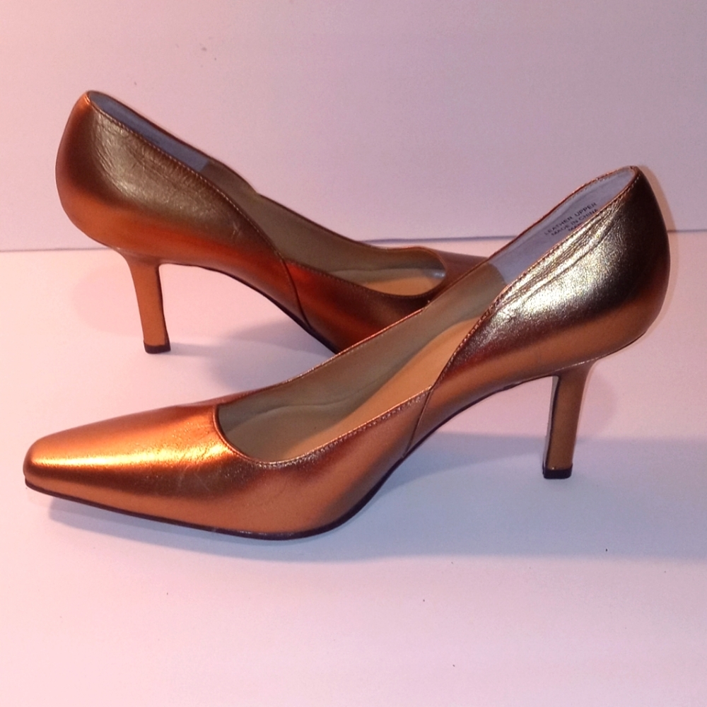 Karen Scott Metallic  gold heels